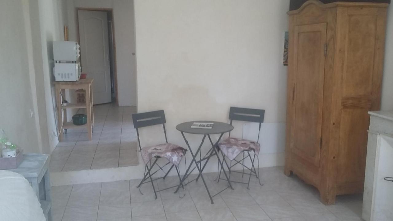 Appartement Dans Hameau Provencal アロッシュ エクステリア 写真